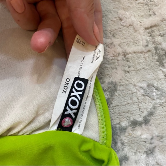 Lime green tiger lily flower bikini top - Picture 7 of 8